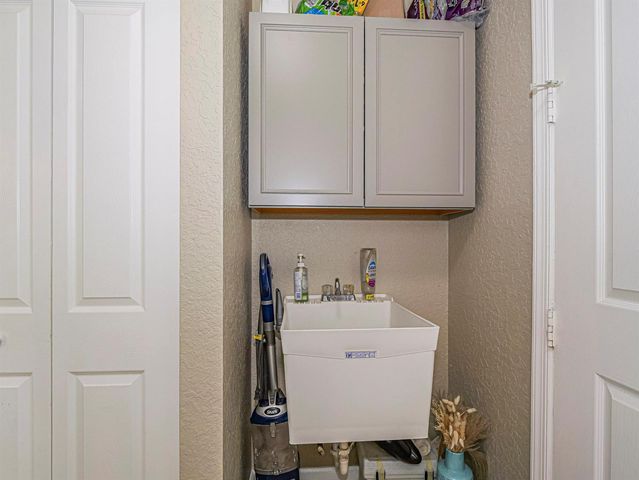 391 NW Sheffield Circle, Port St. Lucie, FL 34983