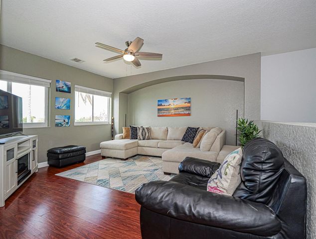 391 NW Sheffield Circle, Port St. Lucie, FL 34983