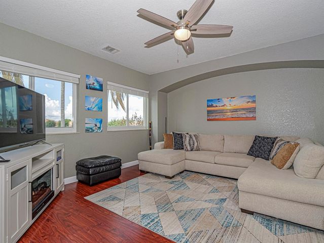 391 NW Sheffield Circle, Port St. Lucie, FL 34983