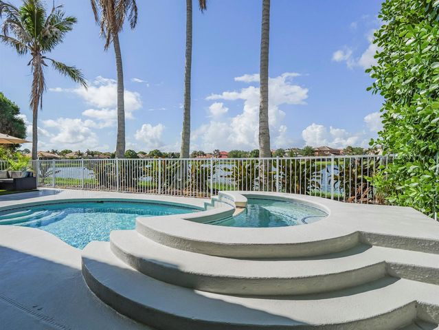 391 NW Sheffield Circle, Port St. Lucie, FL 34983