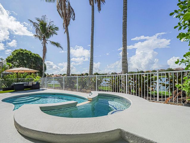 391 NW Sheffield Circle, Port St. Lucie, FL 34983