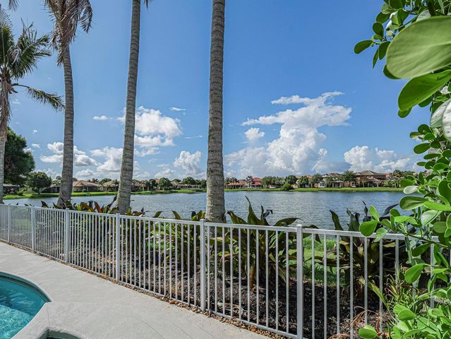 391 NW Sheffield Circle, Port St. Lucie, FL 34983