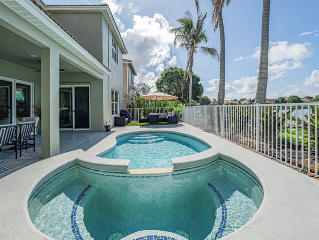 391 NW Sheffield Circle, Port St. Lucie, FL 34983