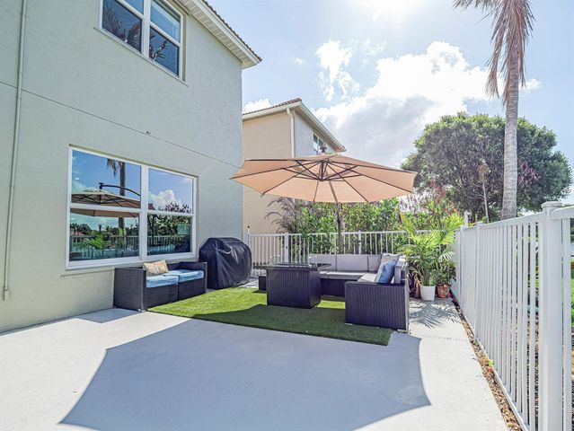 391 NW Sheffield Circle, Port St. Lucie, FL 34983