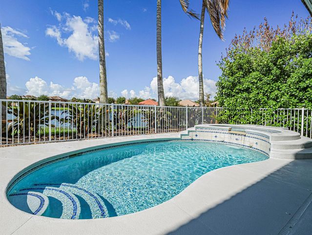 391 NW Sheffield Circle, Port St. Lucie, FL 34983
