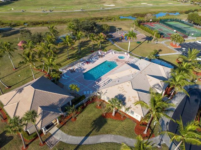 391 NW Sheffield Circle, Port St. Lucie, FL 34983