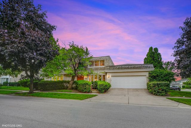 5255 Coyle Avenue, Skokie, IL 60077