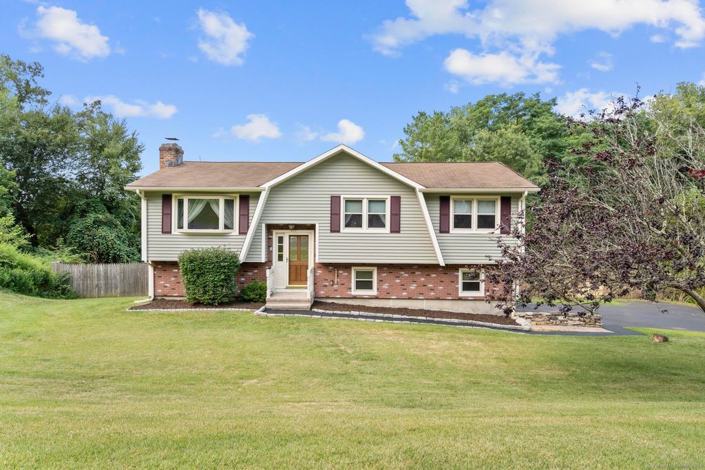8 Birchwood Road, Seymour, CT 06483