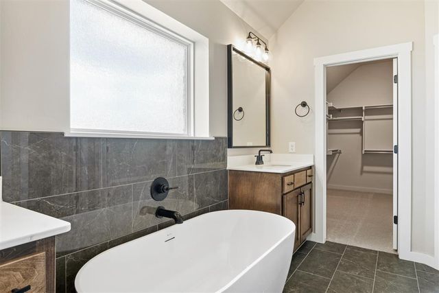 10532 NW 33rd Place, Yukon, OK 73099