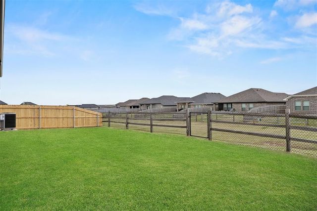 10532 NW 33rd Place, Yukon, OK 73099