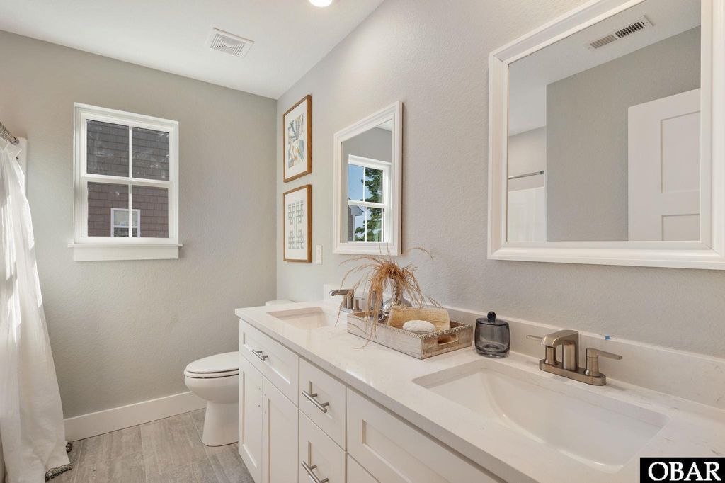 Image 27 of property listing at 104B Jarvis Landing Dr Unit 6, Jarvisburg, NC 27947