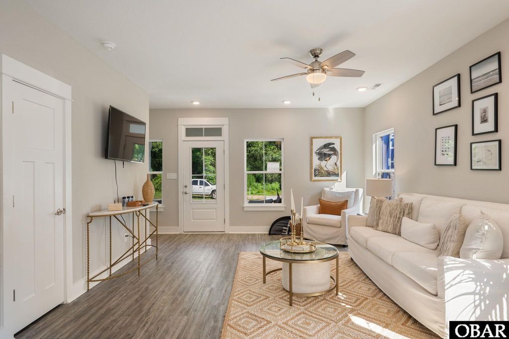 Image 8 of property listing at 104B Jarvis Landing Dr Unit 6, Jarvisburg, NC 27947