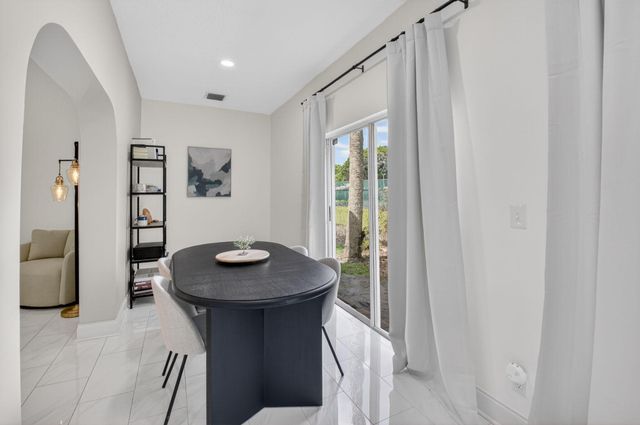 5111 Sabal Gardens Lane 4, Boca Raton, FL 33487