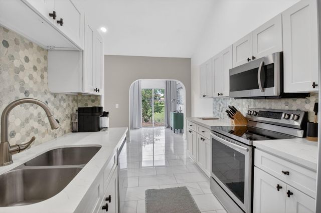 5111 Sabal Gardens Lane 4, Boca Raton, FL 33487