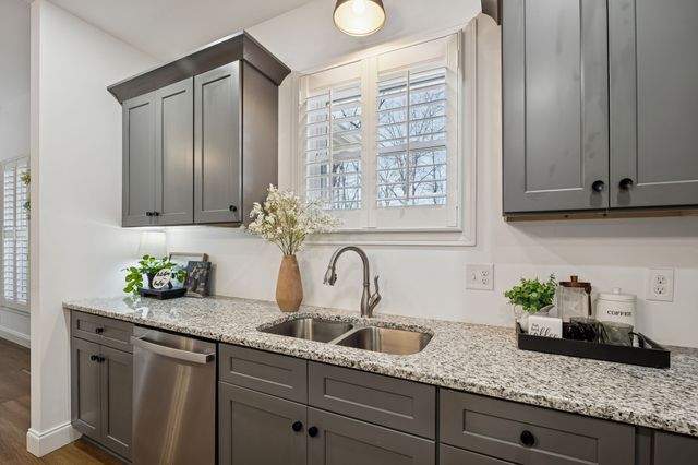 261 Lake Louisa Loop, Monteagle, TN 37356