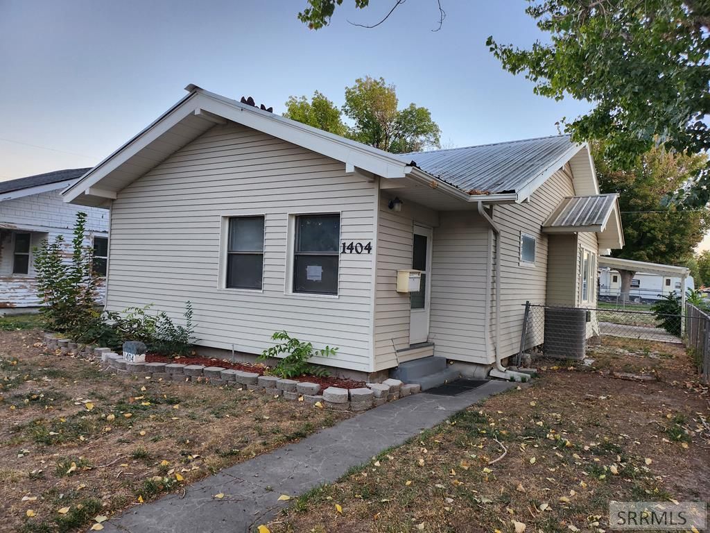 Image 1 of property listing at 1404 E 4th Avenue, Twin Falls, ID 83301