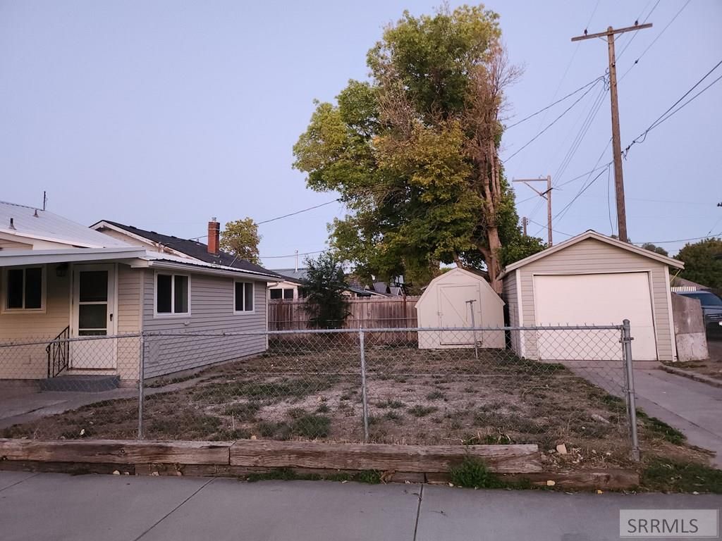 Image 4 of property listing at 1404 E 4th Avenue, Twin Falls, ID 83301