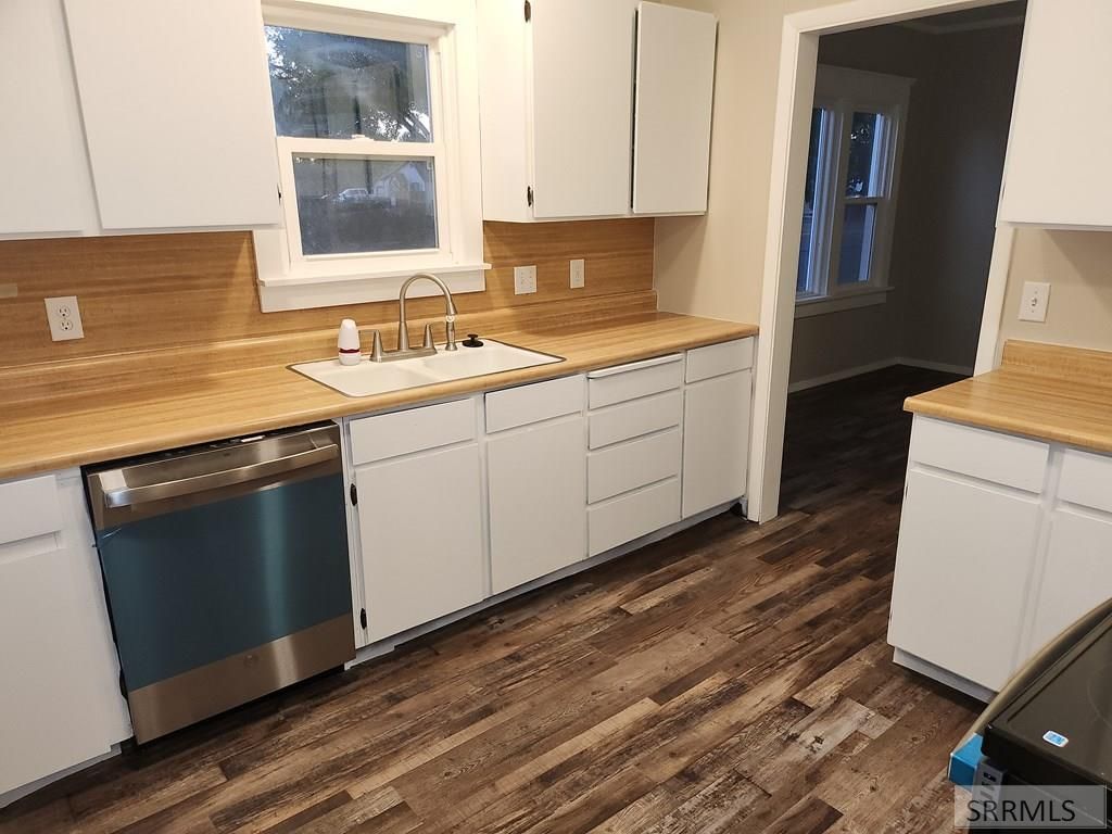 Image 8 of property listing at 1404 E 4th Avenue, Twin Falls, ID 83301