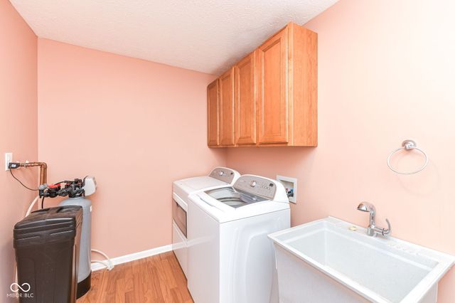 9908 Niagara Drive, Fishers, IN 46037