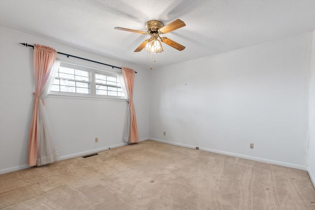 2104 Crown Court Lane, Chattanooga, TN 37421