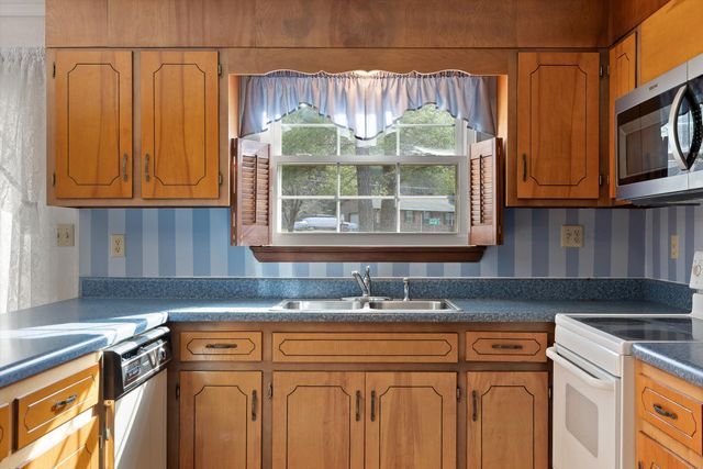 2104 Crown Court Lane, Chattanooga, TN 37421