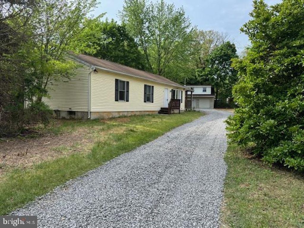 86 WOODLAND AVE, Franklinville, NJ 08322
