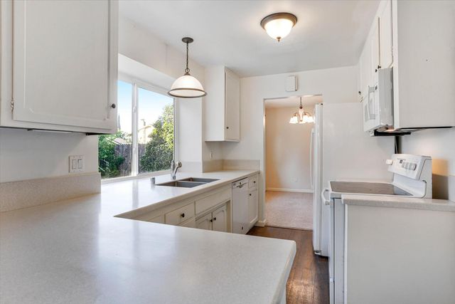 6824 Will Rogers Dr, Fair Oaks, CA 95628