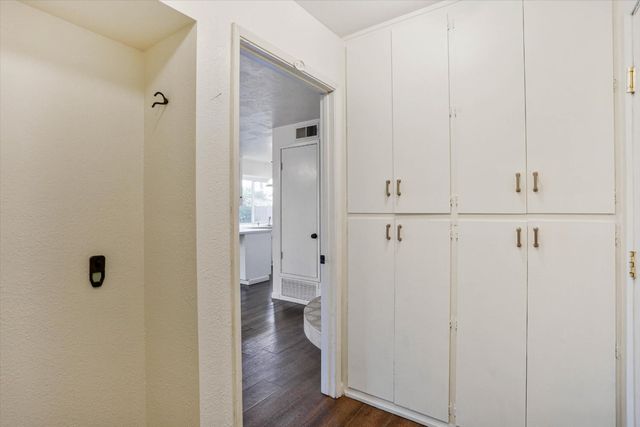 6824 Will Rogers Dr, Fair Oaks, CA 95628