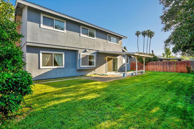 6824 Will Rogers Dr, Fair Oaks, CA 95628