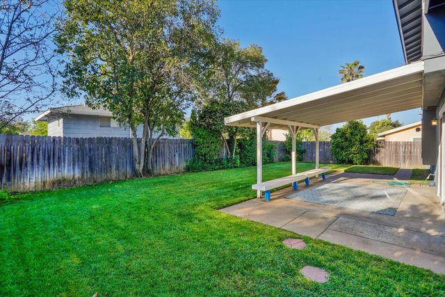 6824 Will Rogers Dr, Fair Oaks, CA 95628