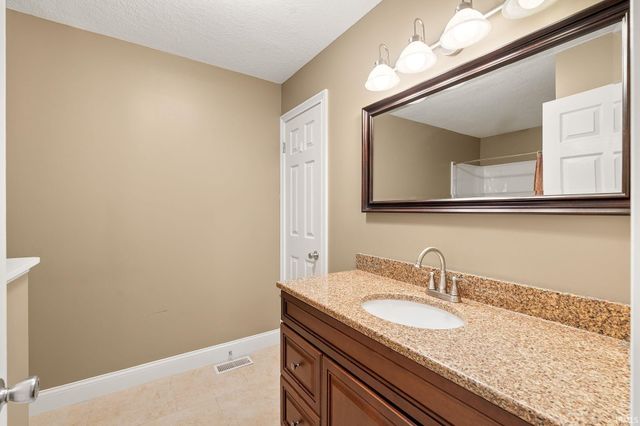 10728 Thiele Road, Fort Wayne, IN 46819