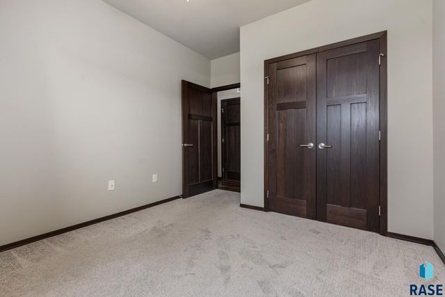 7701 S Townsley Ave Avenue 102, Sioux Falls, SD 57108