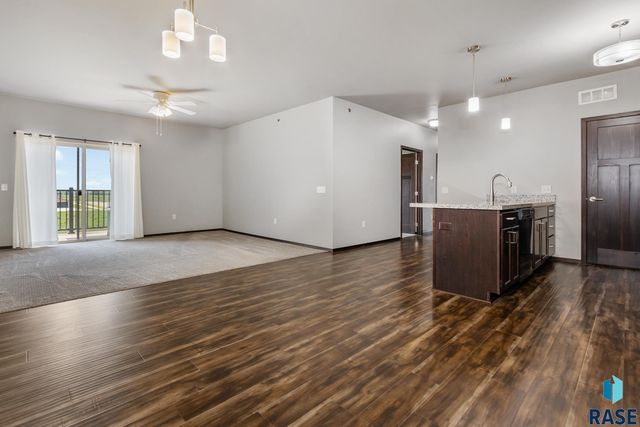 7701 S Townsley Ave Avenue 102, Sioux Falls, SD 57108