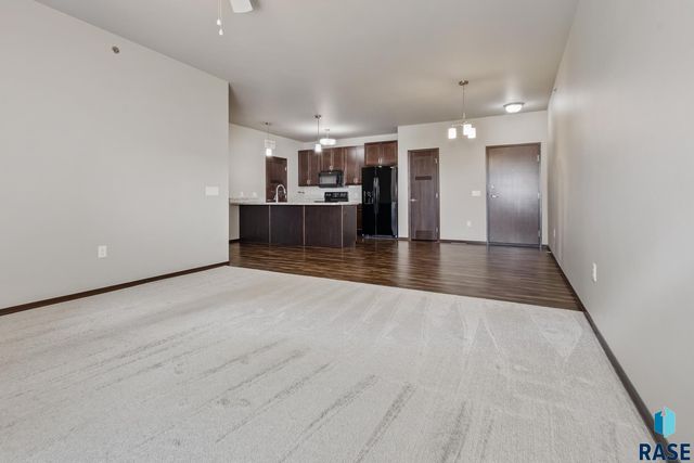 7701 S Townsley Ave Avenue 102, Sioux Falls, SD 57108