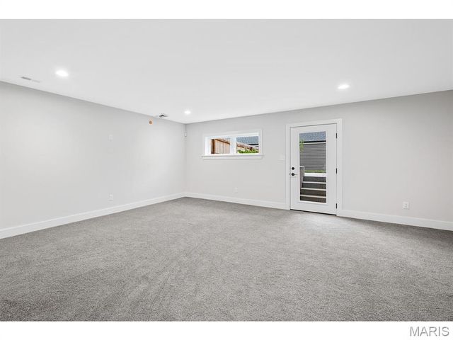 2211 Hickory, St Louis, MO 63104