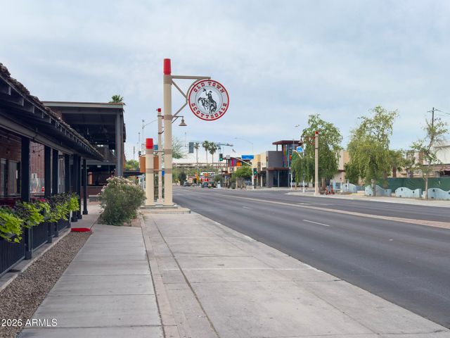 1302 N 48TH Place 4, Phoenix, AZ 85008