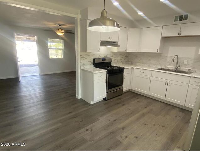 1302 N 48TH Place 4, Phoenix, AZ 85008