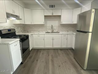 1302 N 48TH Place 4, Phoenix, AZ 85008