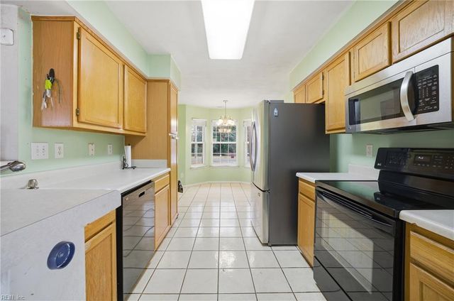 612 Oak Grove RD, Chesapeake, VA 23320