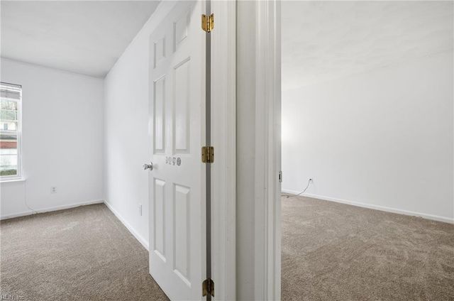 612 Oak Grove RD, Chesapeake, VA 23320