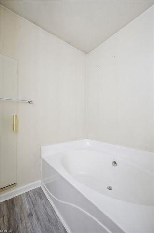 612 Oak Grove RD, Chesapeake, VA 23320