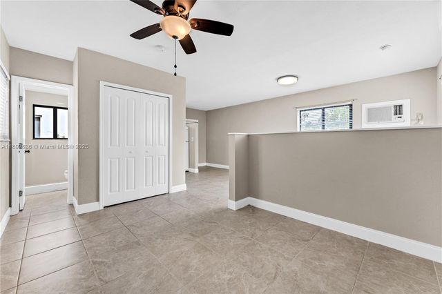 157 Curtiss Pkwy, Miami Springs, FL 33166