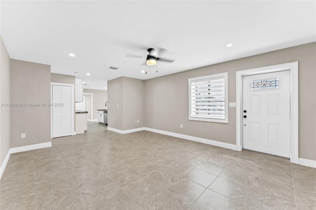 157 Curtiss Pkwy, Miami Springs, FL 33166