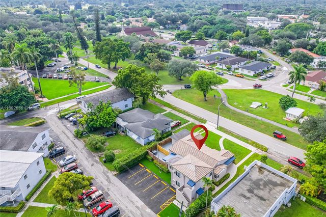 157 Curtiss Pkwy, Miami Springs, FL 33166