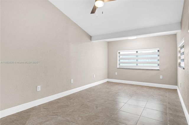 157 Curtiss Pkwy, Miami Springs, FL 33166