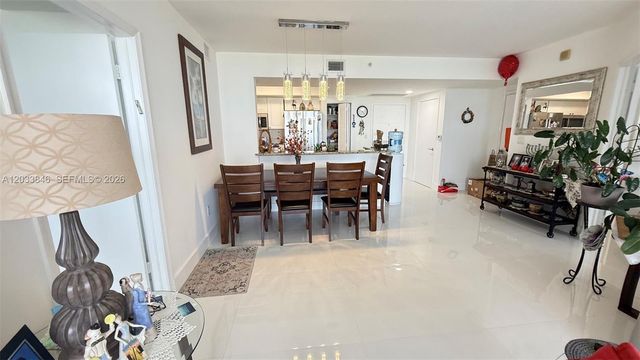 19501 W Country Club Dr 1910, Aventura, FL 33180