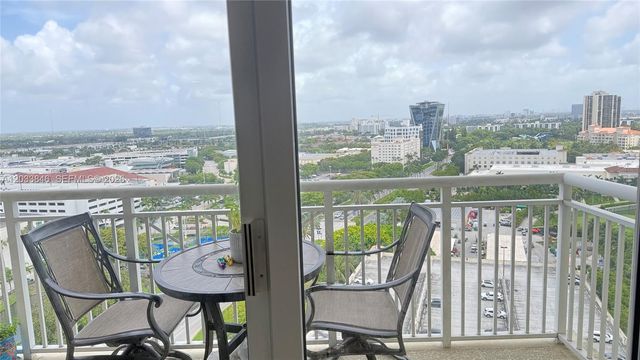 19501 W Country Club Dr 1910, Aventura, FL 33180