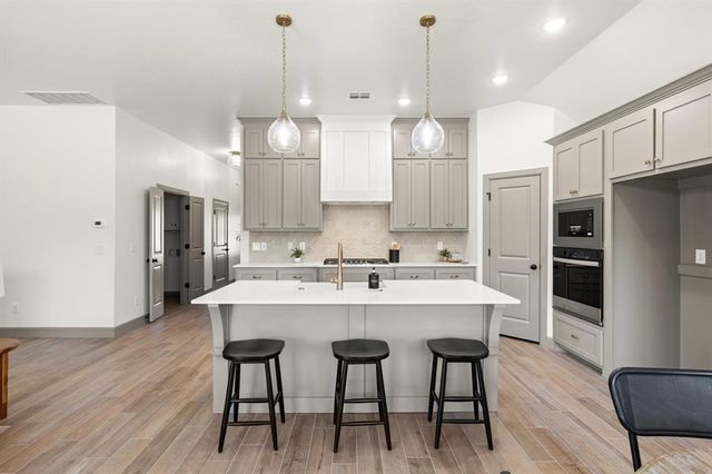 12100 Rockbed Drive, Yukon, OK 73099