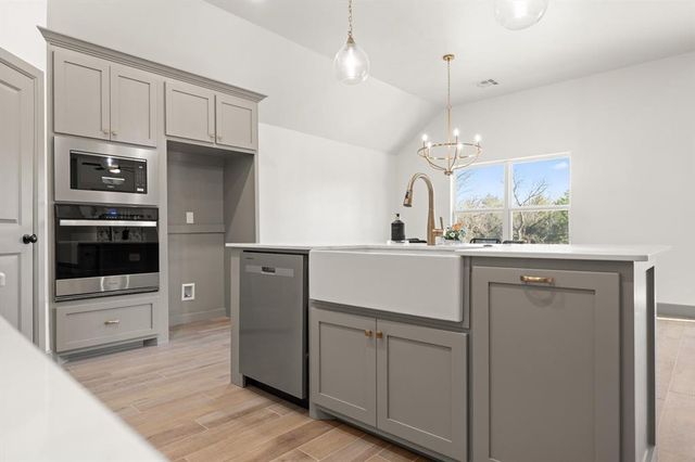 12100 Rockbed Drive, Yukon, OK 73099