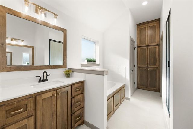 12100 Rockbed Drive, Yukon, OK 73099